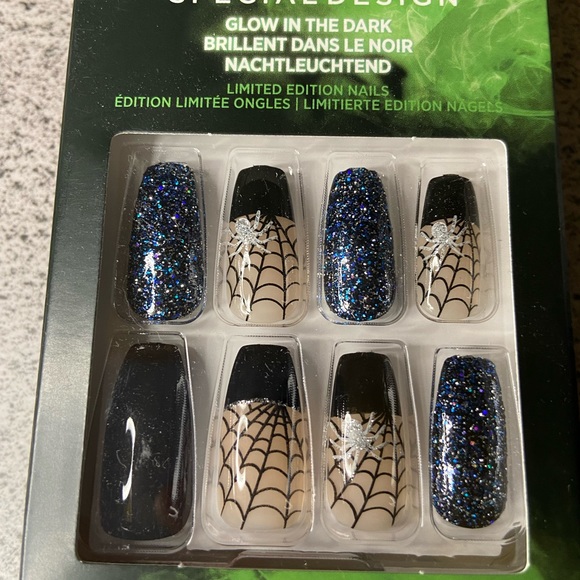 Kiss Halloween Nails 💅 🕸 🕷 Special Design - Picture 3 of 4